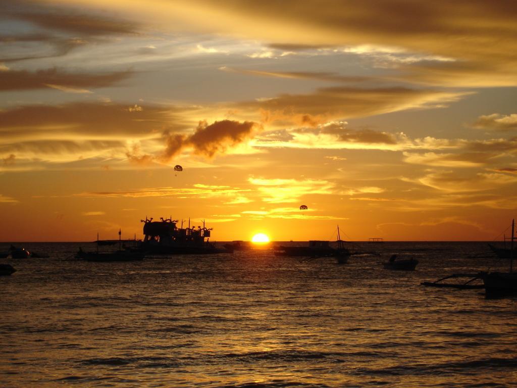 Bolabog Beach Resort Balabag  Exterior photo